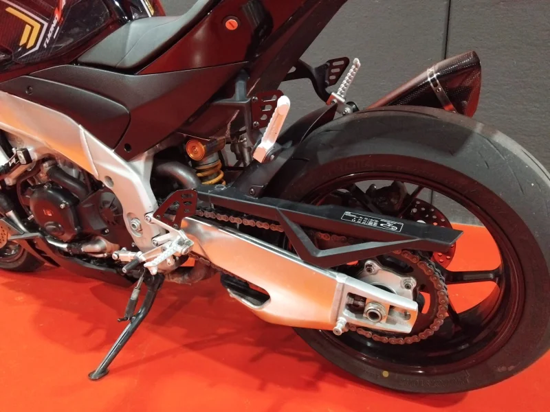 Imagen de Aprilia TUONO V4 FACTORY
