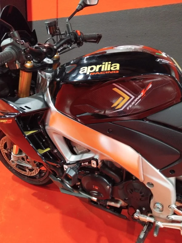 Imagen de Aprilia TUONO V4 FACTORY