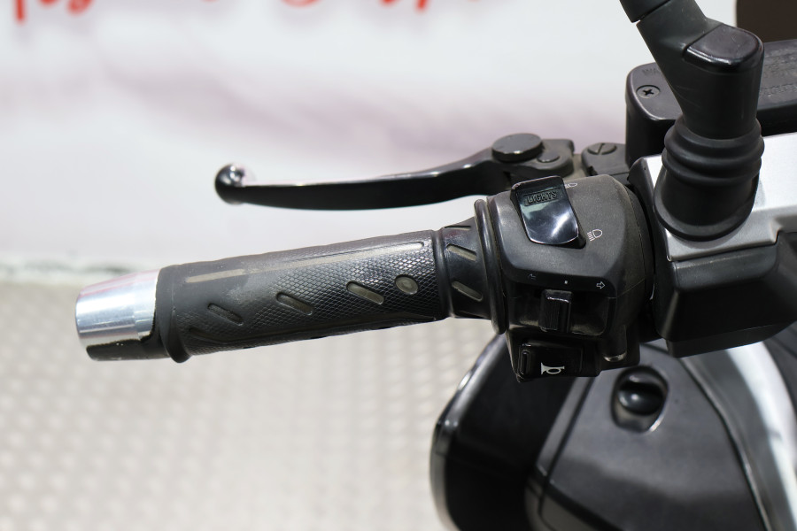 Imagen 8 de KAWASAKI J 300 Gasolina 27 CV