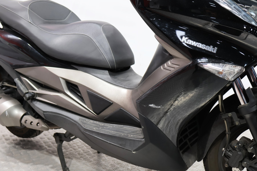 Imagen 12 de KAWASAKI J 300 Gasolina 27 CV