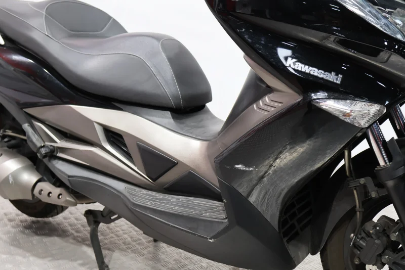 Imagen de KAWASAKI J 300