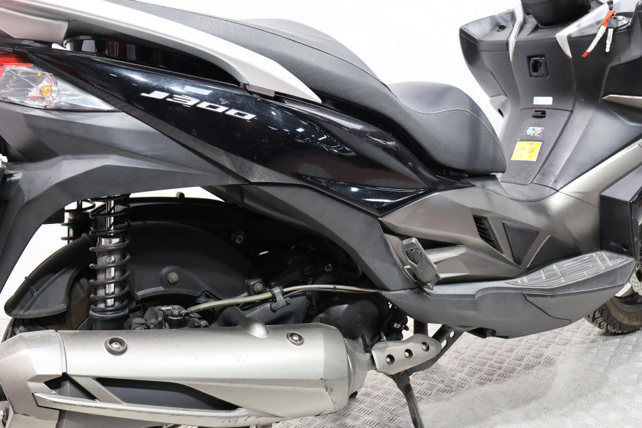Imagen 15 de KAWASAKI J 300 Gasolina 27 CV