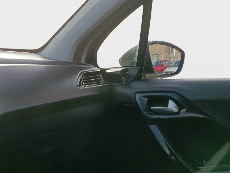 Imagen de Peugeot 208