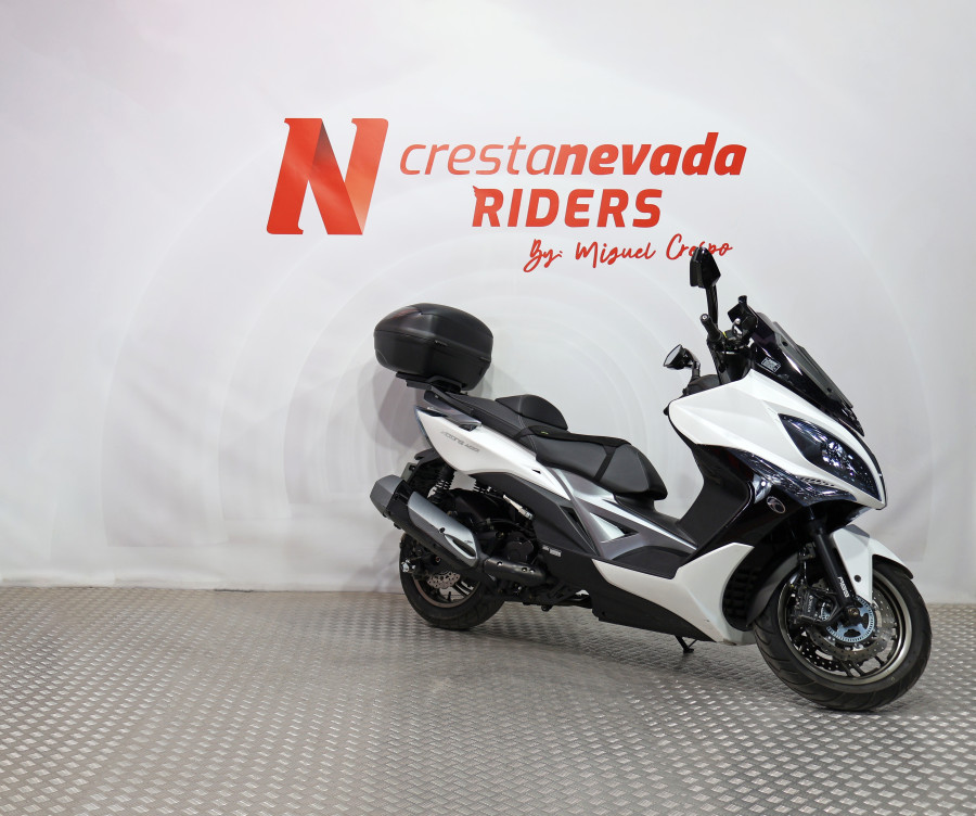 Imagen 16 de Kymco XCITING 400 Gasolina 37 CV