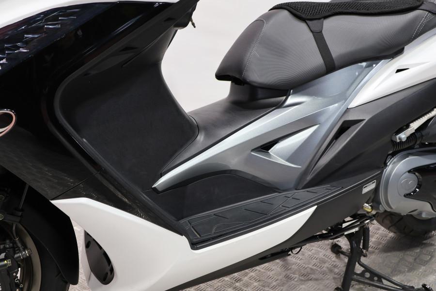 Imagen 13 de Kymco XCITING 400 Gasolina 37 CV