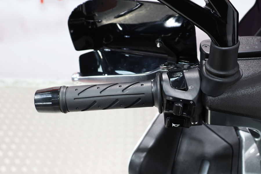 Imagen 8 de Kymco XCITING 400 Gasolina 37 CV