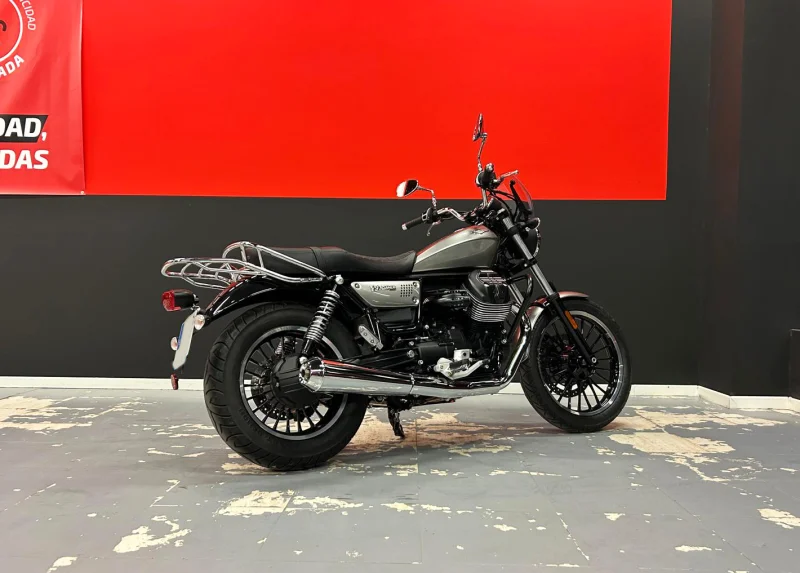 Imagen de Moto Guzzi V9 ROAMER