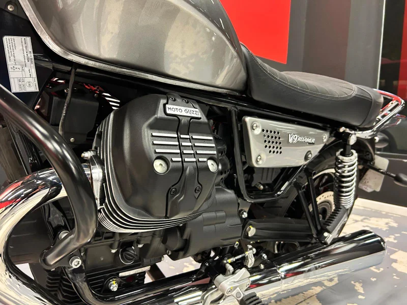 Imagen de Moto Guzzi V9 ROAMER