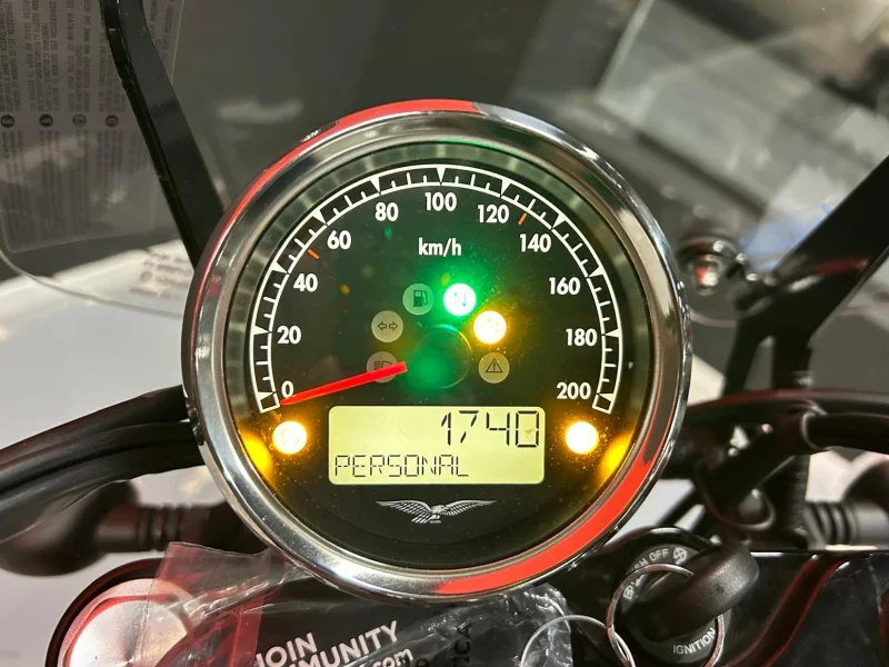 Imagen de Moto Guzzi V9 ROAMER