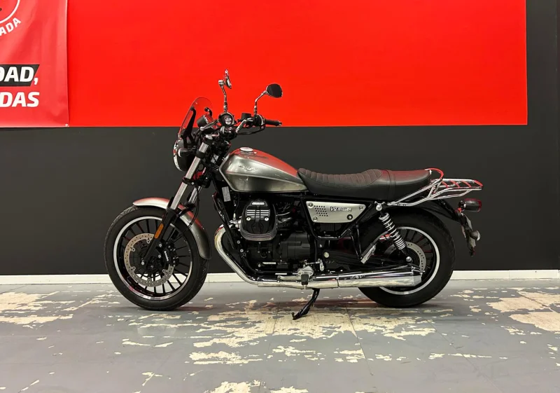 Imagen de Moto Guzzi V9 ROAMER