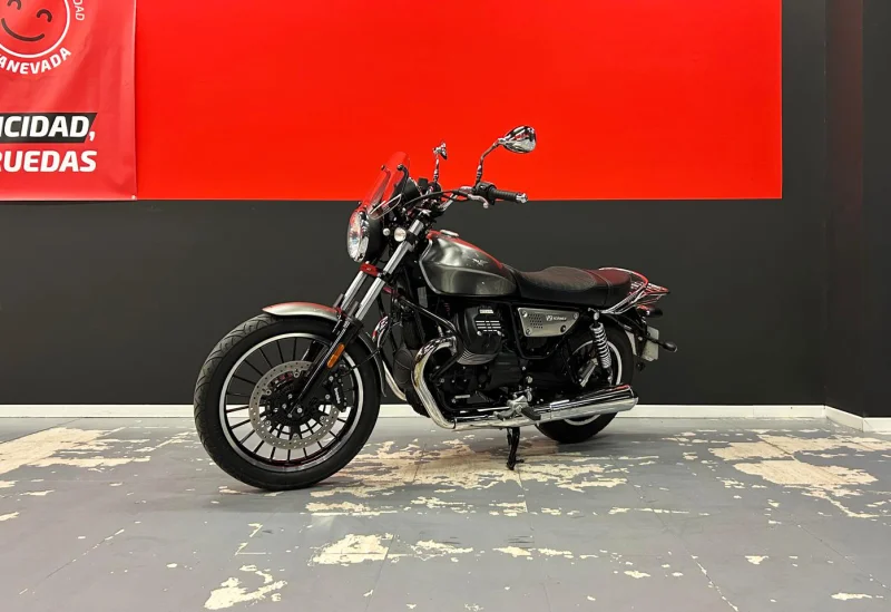 Imagen de Moto Guzzi V9 ROAMER