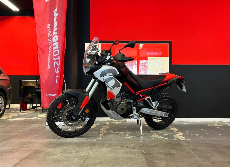 Imagen de Aprilia Tuareg 660