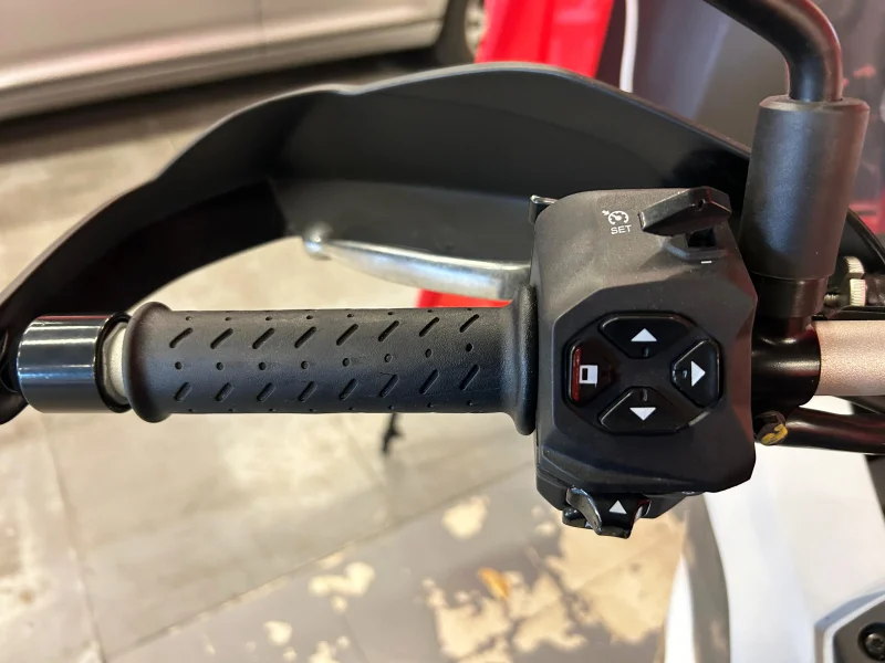 Imagen de Aprilia Tuareg 660