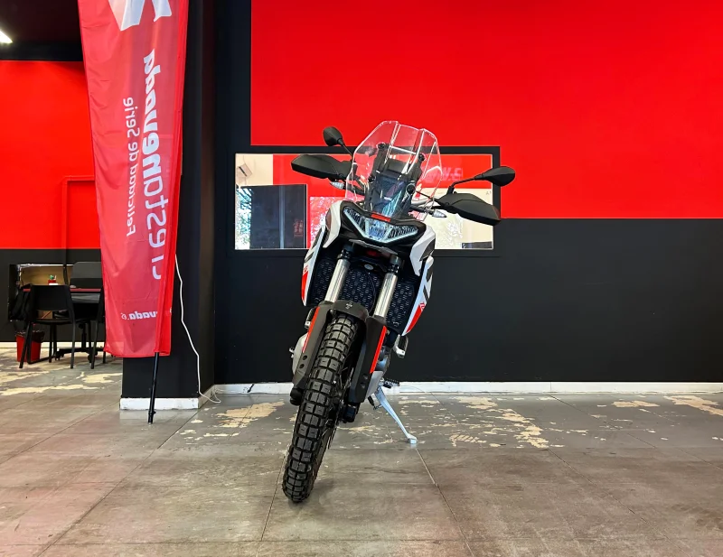 Imagen de Aprilia Tuareg 660