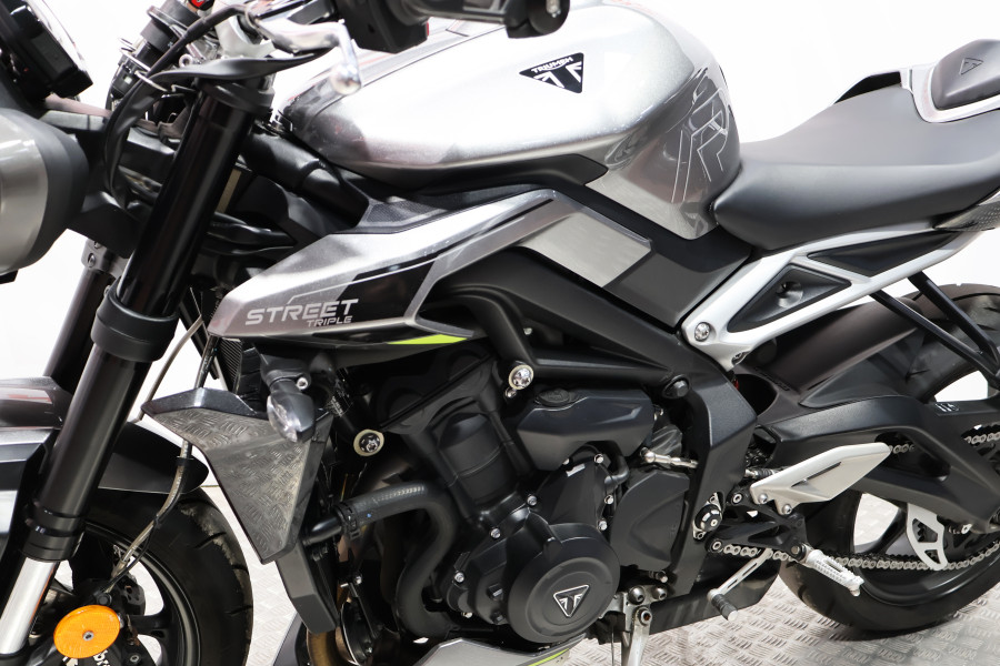 Imagen 13 de Triumph Street Triple R Gasolina 120 CV