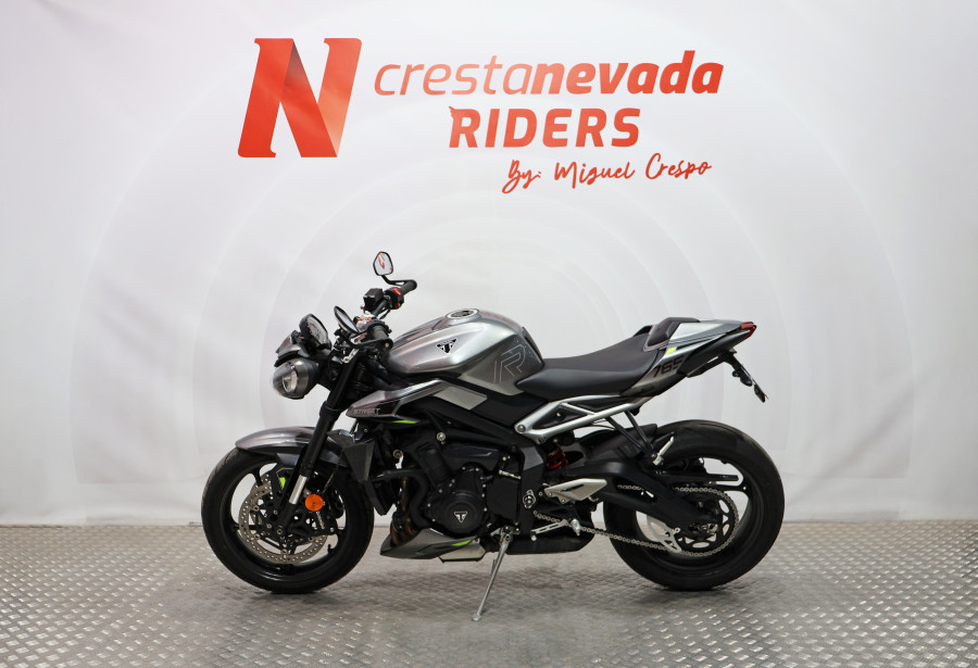 Imagen 3 de Triumph Street Triple R Gasolina 120 CV