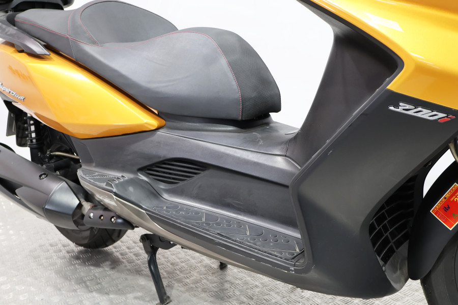 Imagen 12 de Kymco SUPER DINK 300 Gasolina 30 CV