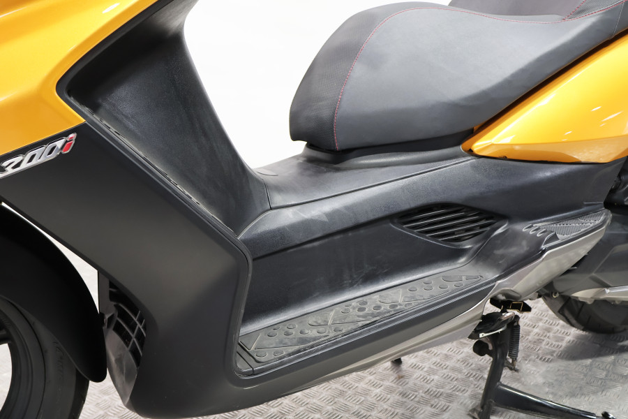 Imagen 13 de Kymco SUPER DINK 300 Gasolina 30 CV