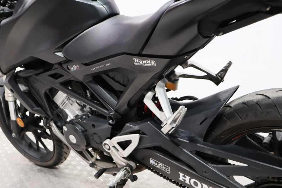Imagen de Honda CB 125 R