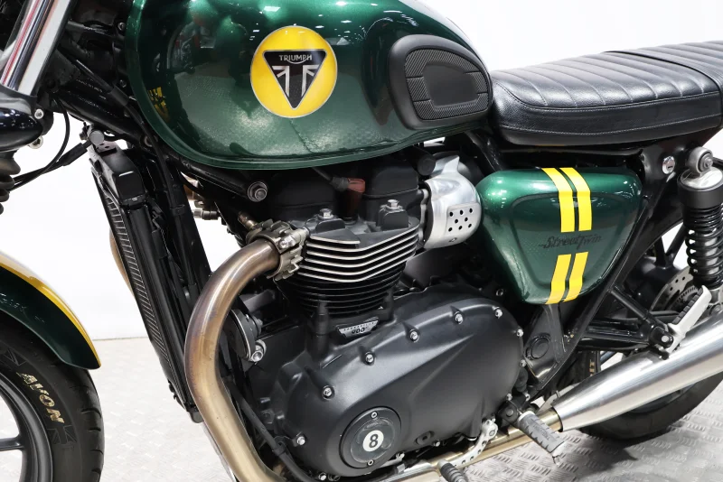 Imagen de Triumph STREET TWIN LOTUS GREEN