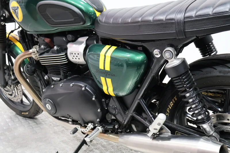 Imagen de Triumph STREET TWIN LOTUS GREEN