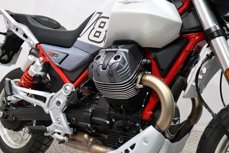 Imagen 12 de Moto Guzzi V 85 TT Gasolina 80 CV