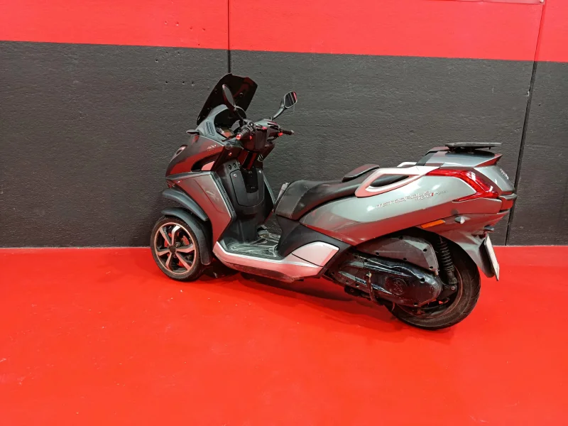 Imagen de Peugeot Metropolis 400