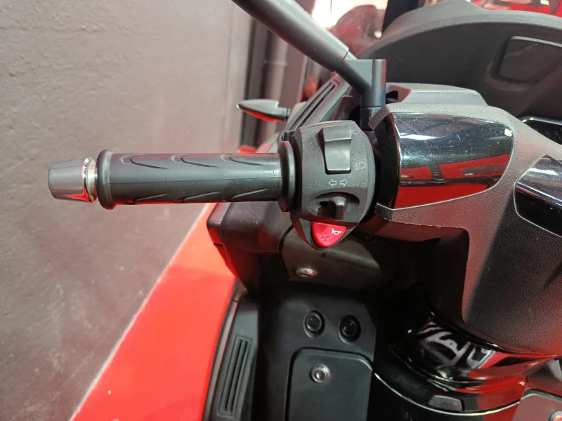 Imagen de Peugeot Metropolis 400