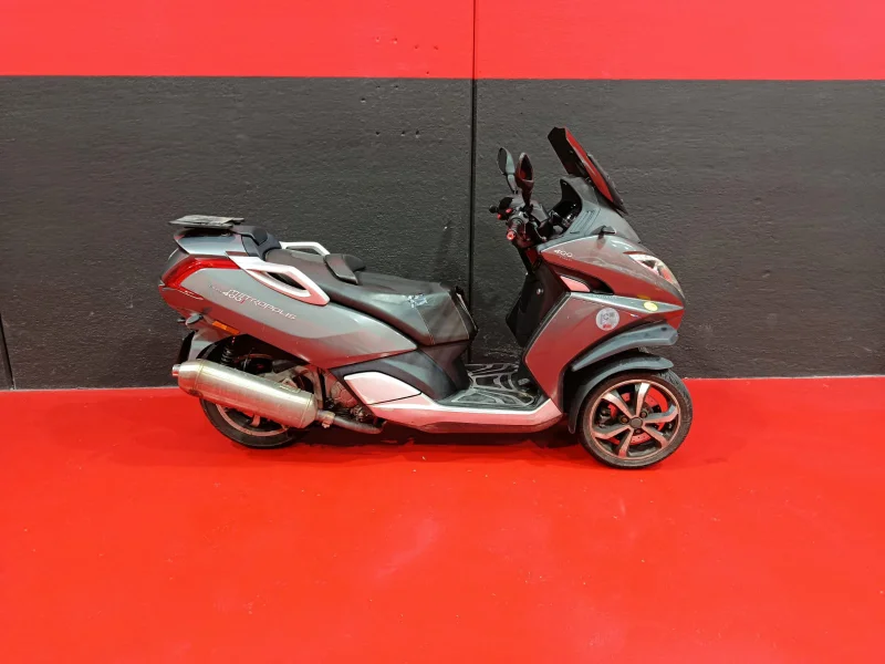 Imagen de Peugeot Metropolis 400