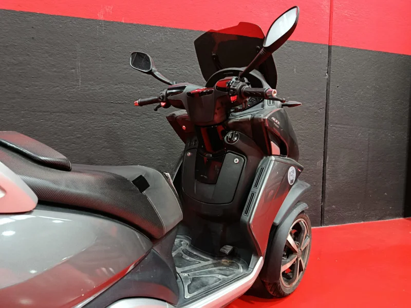 Imagen de Peugeot Metropolis 400