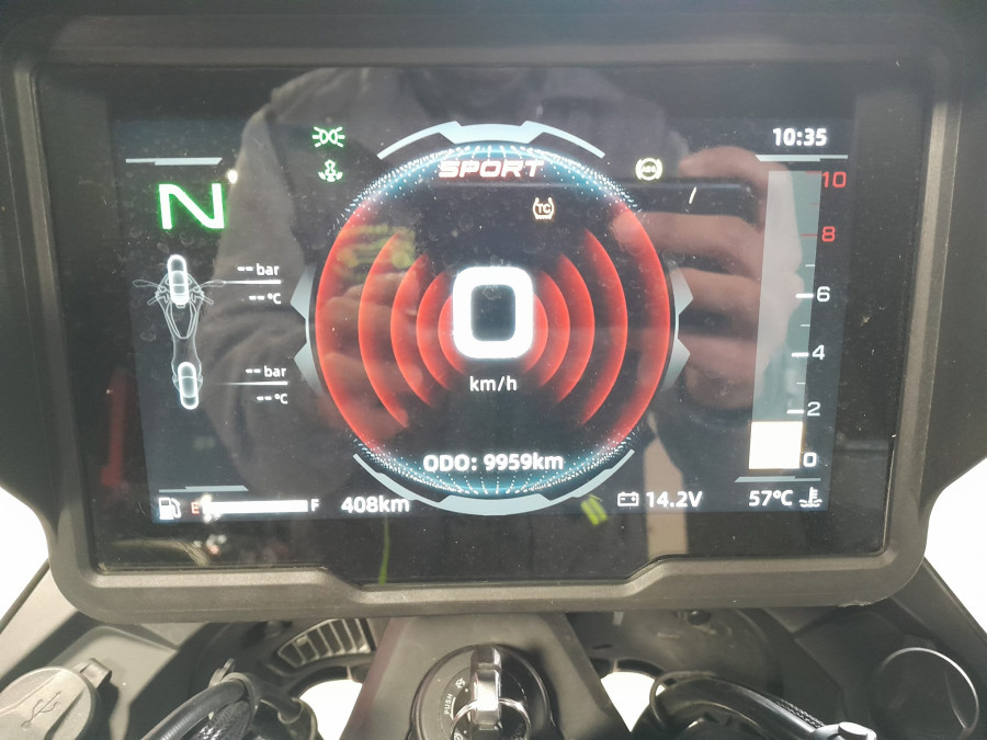 Imagen 2 de CFMOTO 800 MT Gasolina 91 CV