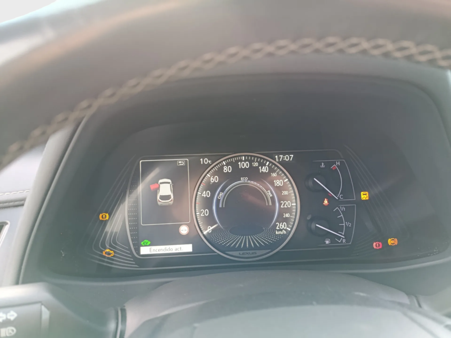 Imagen de Lexus UX