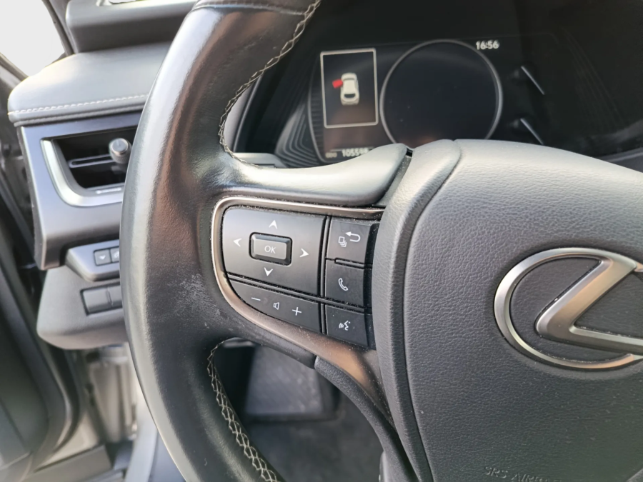 Imagen de Lexus UX
