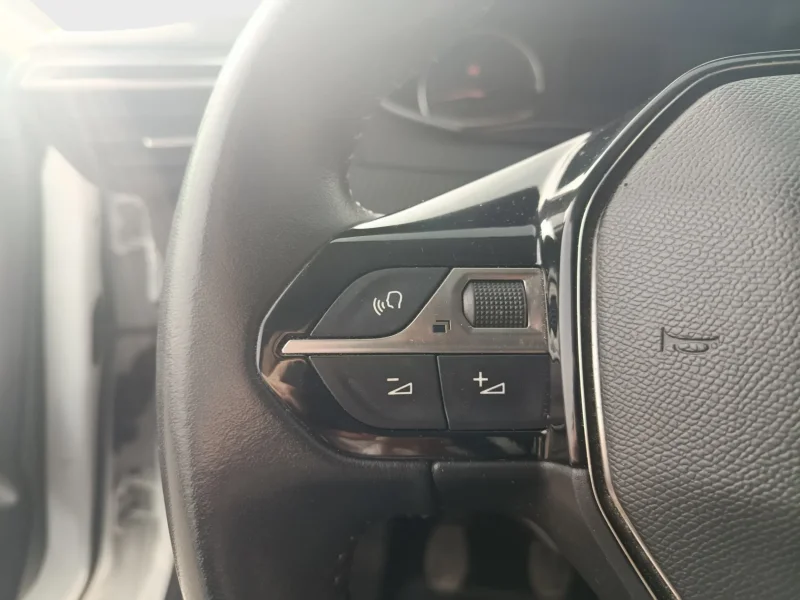 Imagen de Peugeot 208