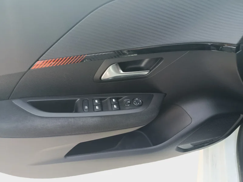 Imagen de Peugeot 208