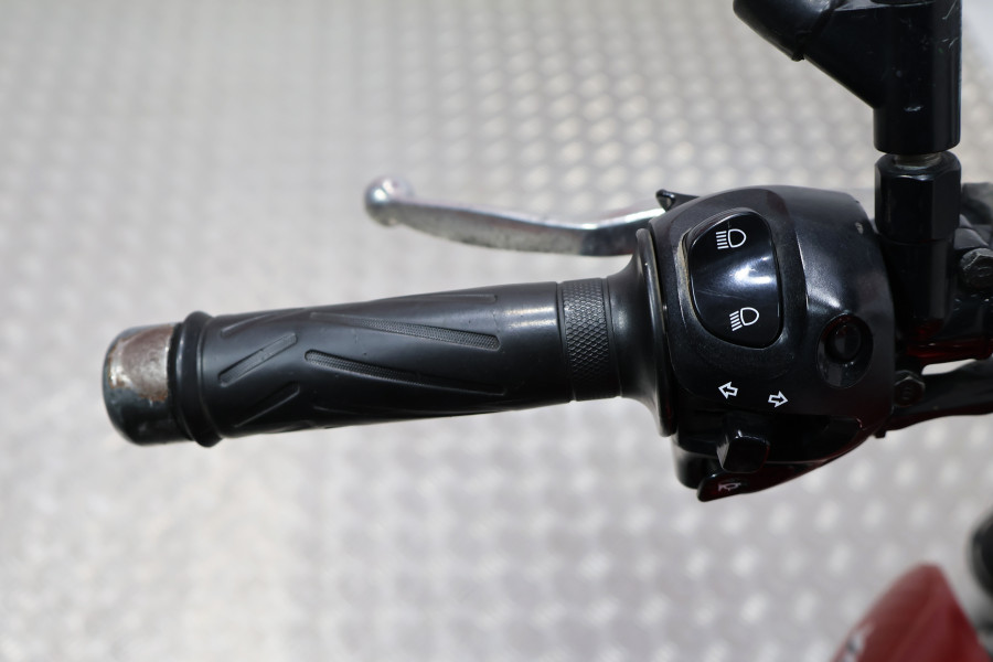 Imagen 8 de Yamaha YBR 250 Gasolina 22 CV