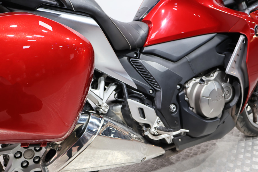 Imagen 15 de Honda VFR 1200 F Gasolina 173 CV