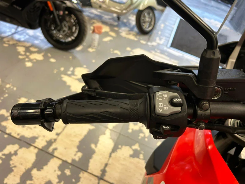 Imagen de Suzuki V STROM 1050 XT