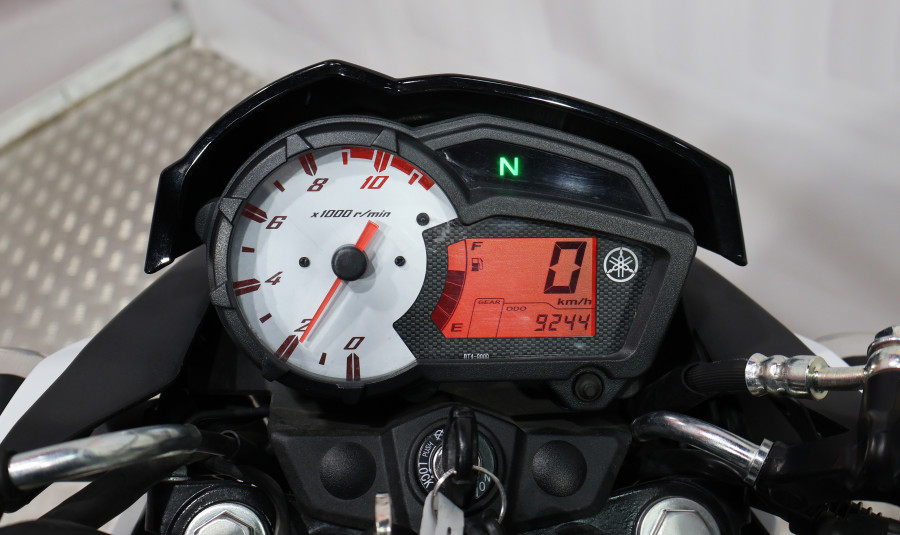 Imagen 2 de Yamaha YS 125 Gasolina 11 CV