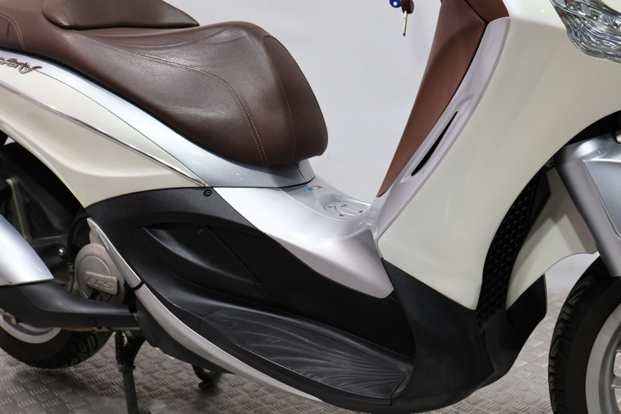 Imagen 12 de Piaggio BEVERLY 125 Gasolina 15 CV