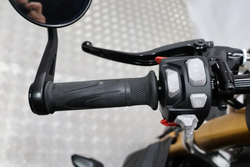 Imagen de Triumph SPEED TRIPLE 1200 RR