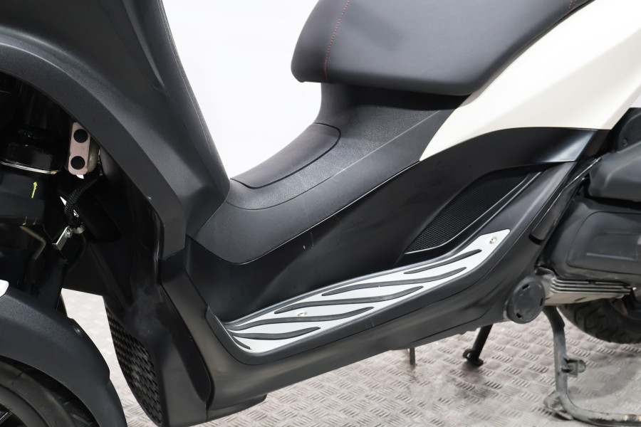 Imagen 13 de Piaggio MP3 300 HPE Gasolina 26 CV