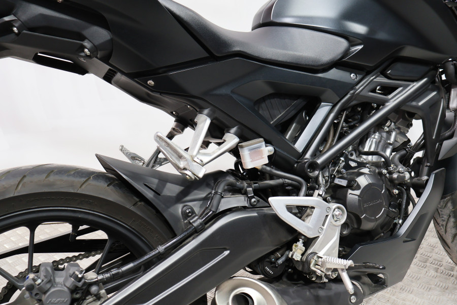 Imagen 15 de Honda CB 125 R Gasolina 15 CV