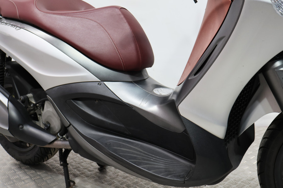 Imagen 12 de Piaggio BEVERLY 350 Gasolina 34 CV