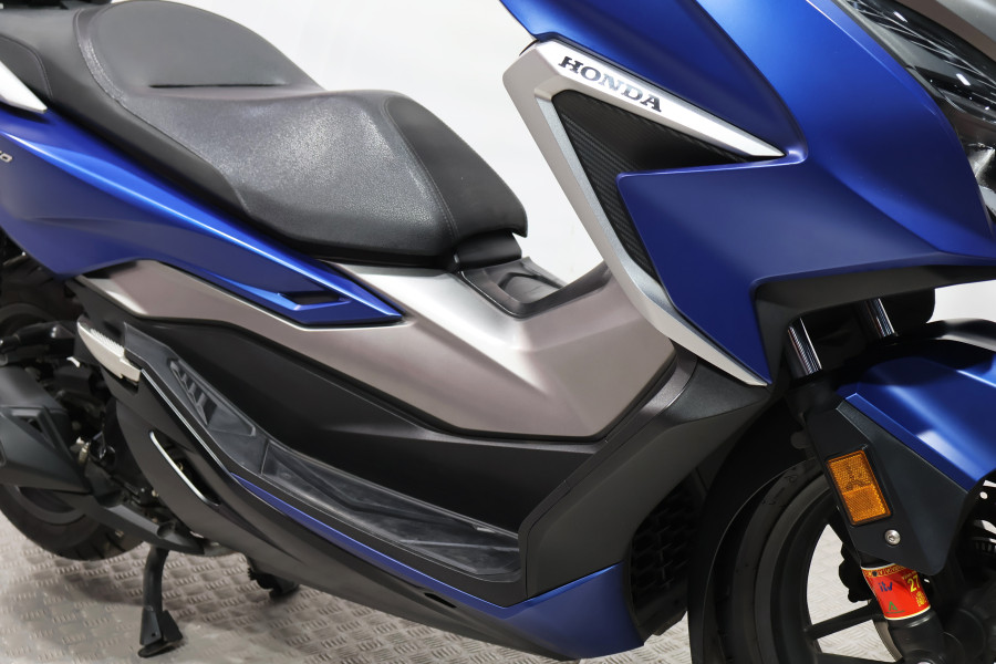 Imagen 11 de Honda FORZA 350 Gasolina 30 CV