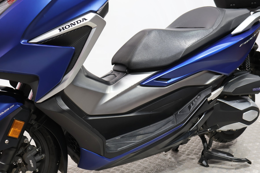 Imagen 12 de Honda FORZA 350 Gasolina 30 CV