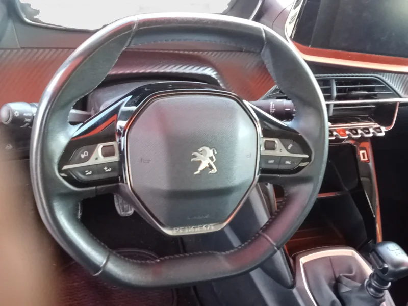 Imagen de Peugeot 208