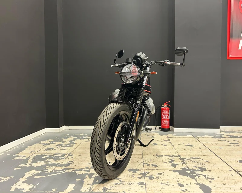 Imagen de Moto Guzzi V7 STONE