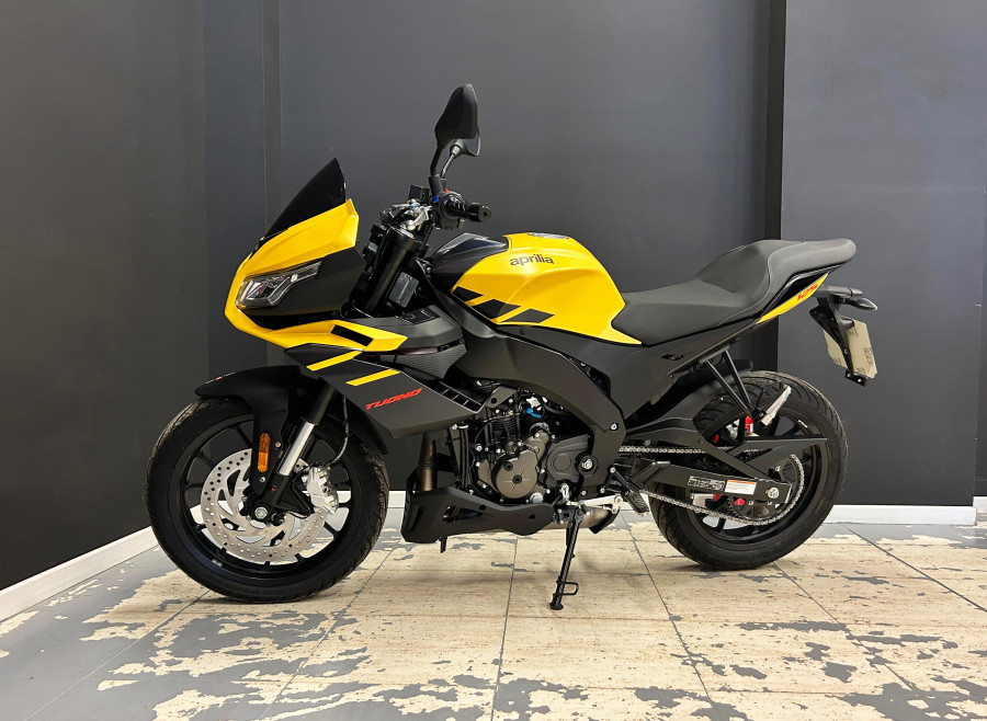 Imagen 4 de Aprilia TUONO 125 Gasolina 15 CV
