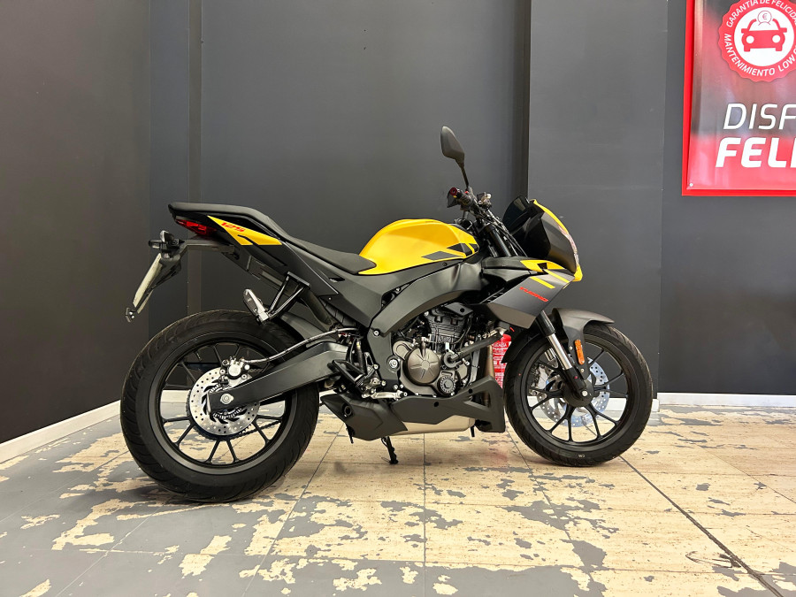 Imagen 11 de Aprilia TUONO 125 Gasolina 15 CV